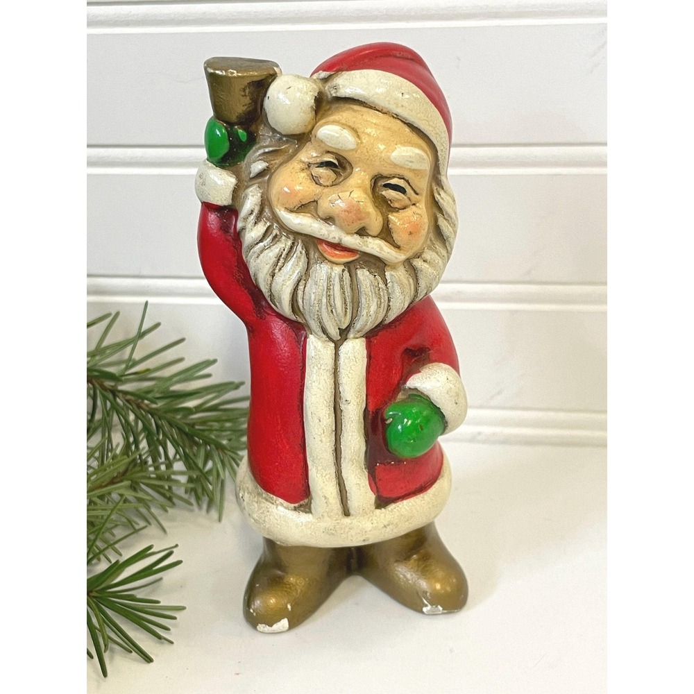 Vintage Santa Figurine: Christmas Mantel Decor
